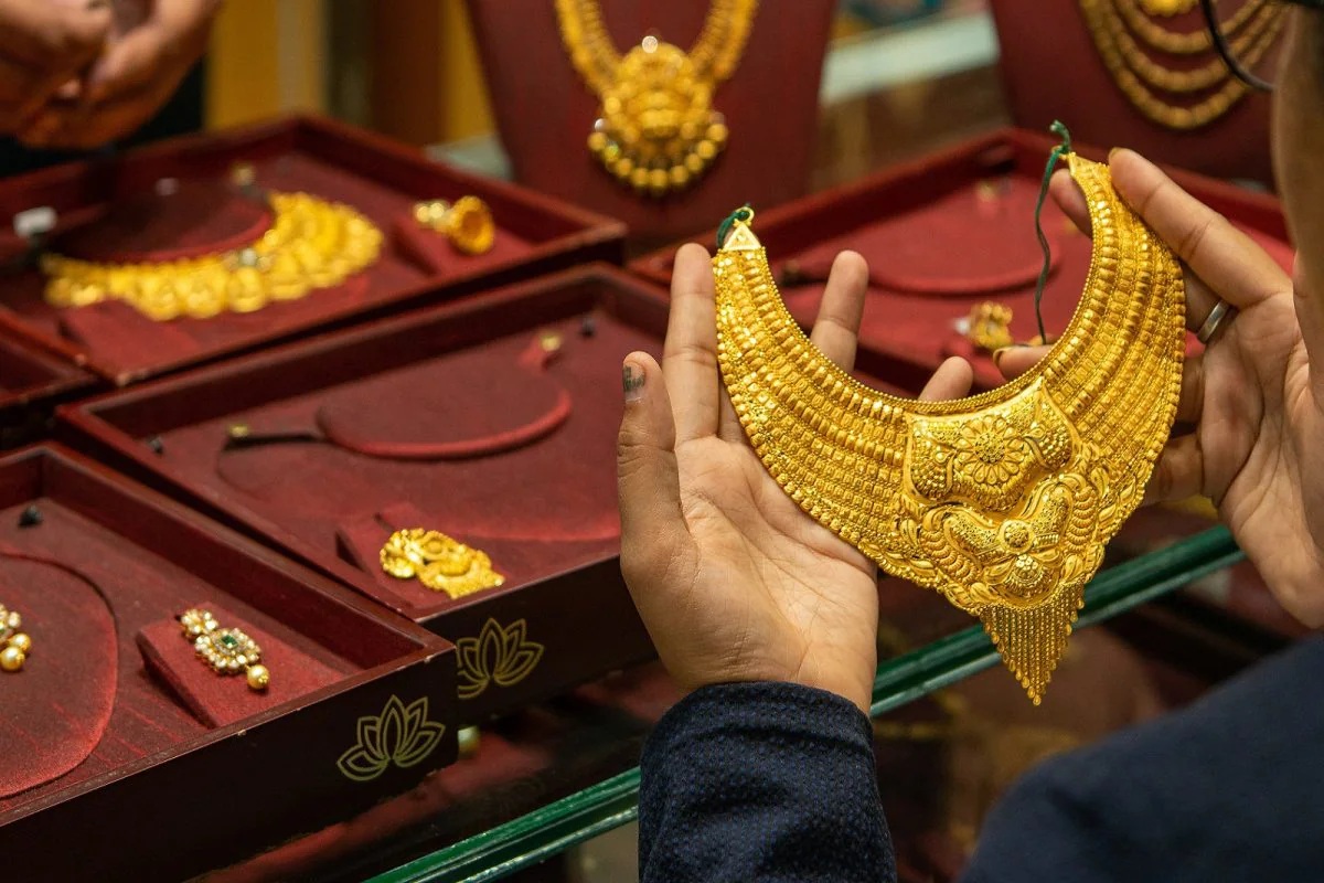 ارتفاع مفاجئ يصدم المواطنين| سعر جرام الذهب عيار 21 في السعودية اليوم