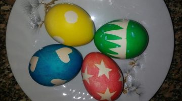 بمناسبة شم النسيم .. أفكار مبتكرة لتلوين البيض بألوان طبيعية في منزلك