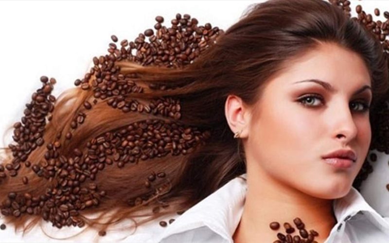 أحلى من اي كوافير.. طريقة صبغ الشعر بالقهوة في البيت للحصول على اللون البني الفاتح والغامق بدون صبغات كيميائية ضارة